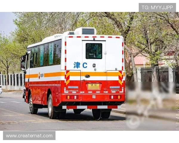 亚星YBL6148型大三轴客车的维护保养技巧与故障排查方法